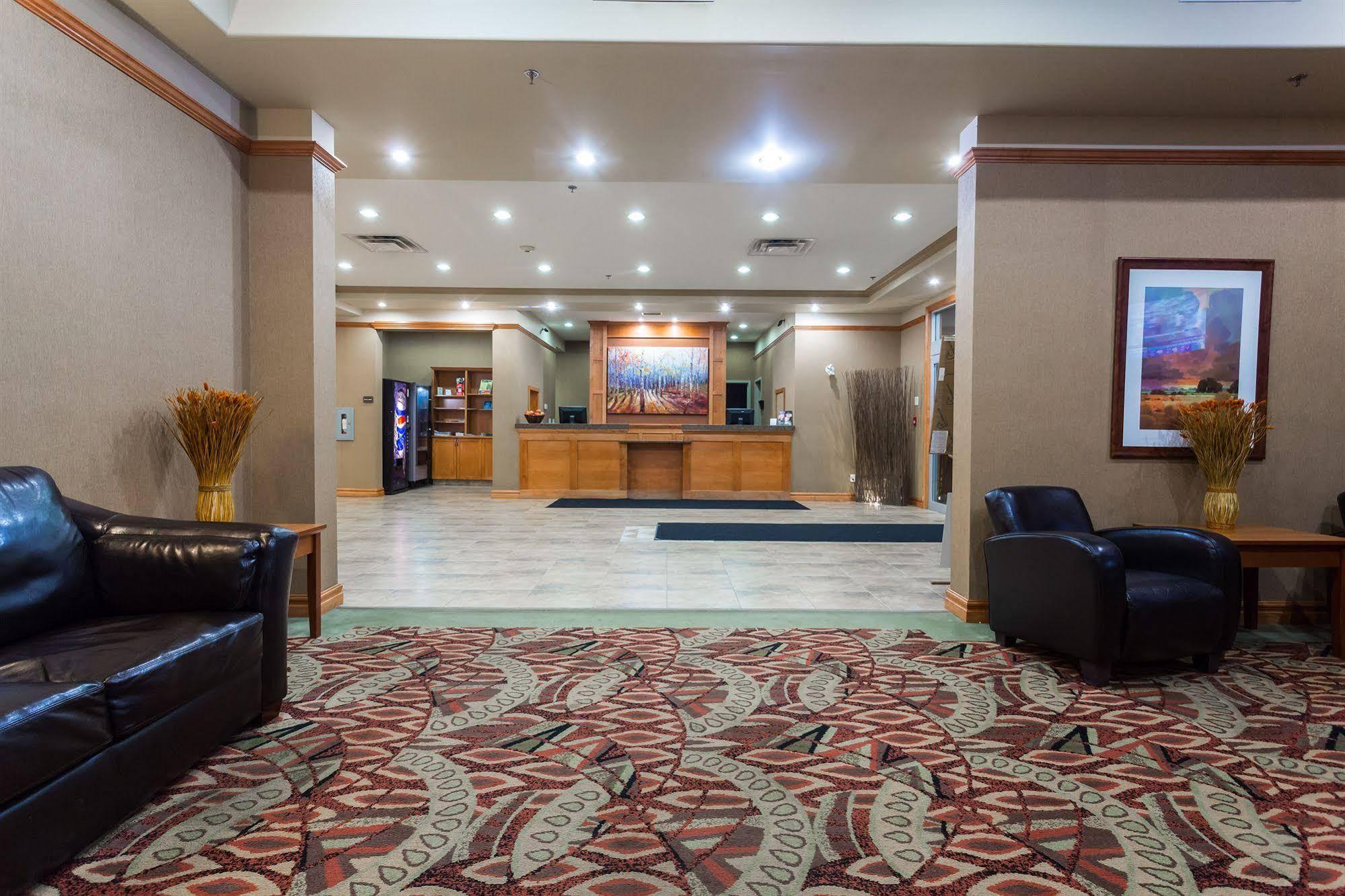 Days Inn & Suites By Wyndham Edmonton Airport Leduc Exterior photo